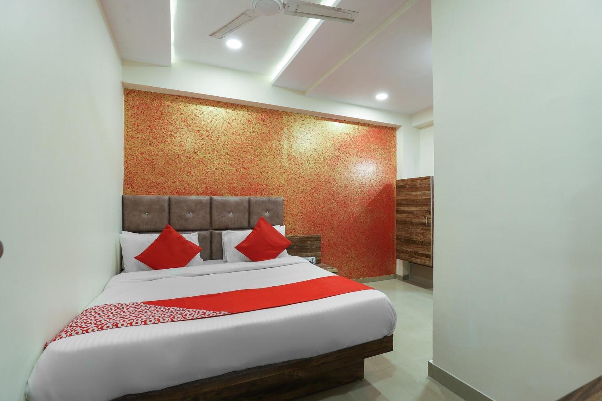 Hotel O Dream Stay Sarkhej Eksteriør billede